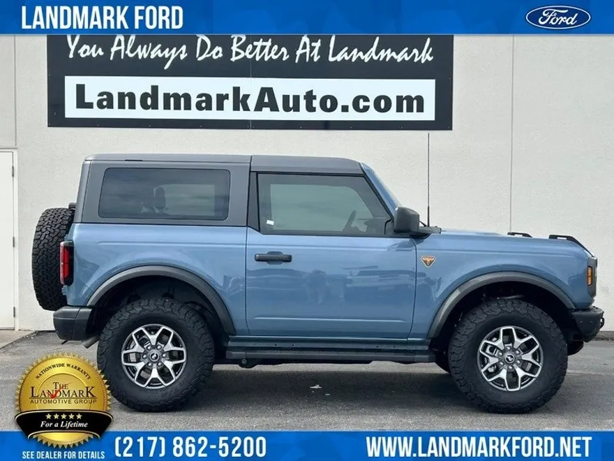 2024 Ford Bronco Badlands photo 1