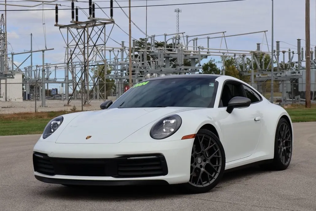2024 Porsche 911 T 4 photo 1