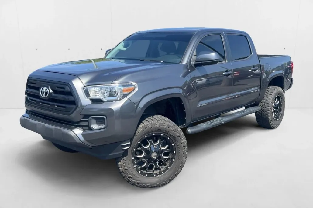 2017 Toyota Tacoma SR V6 photo 1