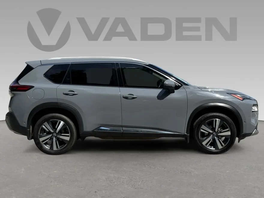 2023 Nissan Rogue Platinum photo 1