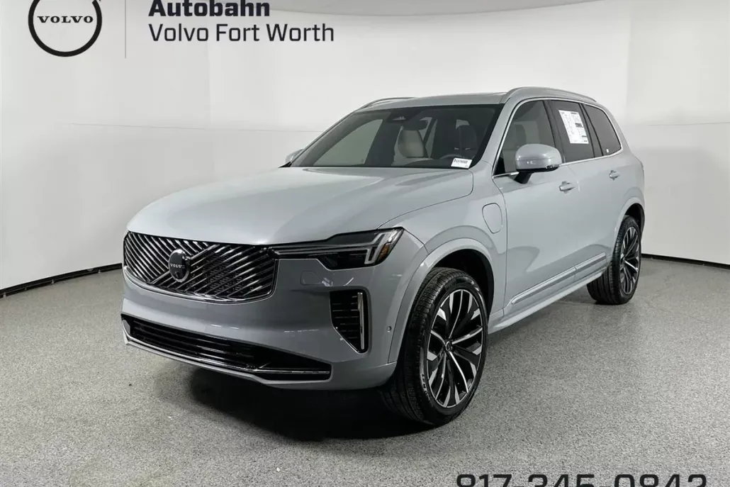 2025 Volvo XC90 T8 AWD Plus photo 1