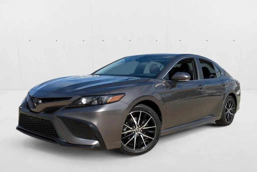 2024 Toyota Camry SE photo 1