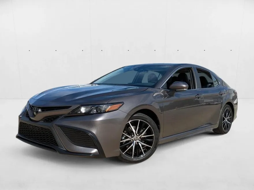 2024 Toyota Camry SE photo 1