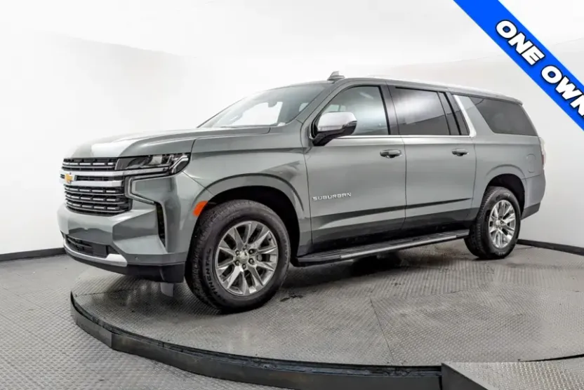 2023 Chevrolet Suburban Premier photo 1
