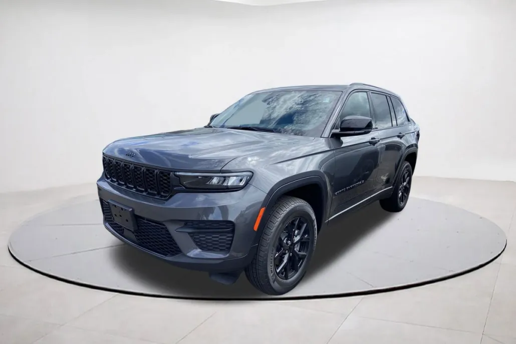 2025 Jeep Grand Cherokee Laredo photo 1