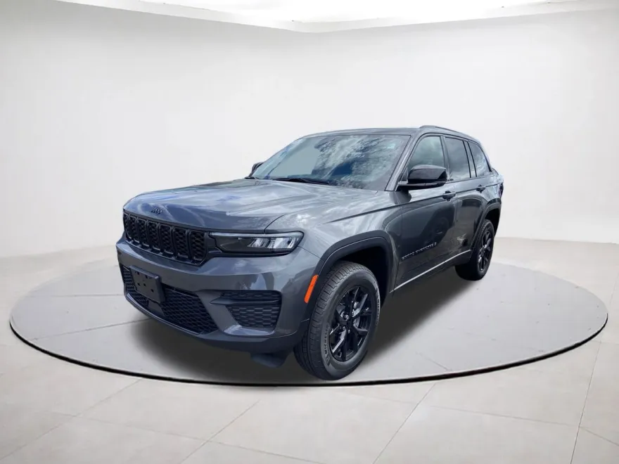 2025 Jeep Grand Cherokee Laredo photo 1
