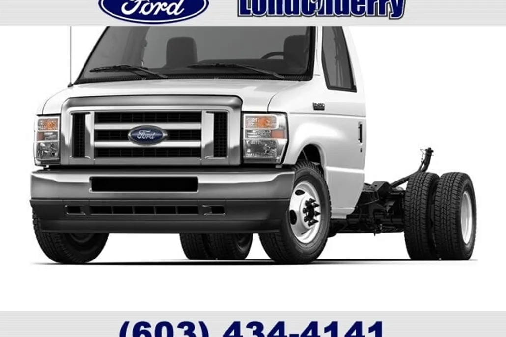 2026 Ford E-450 Cutaway photo 1