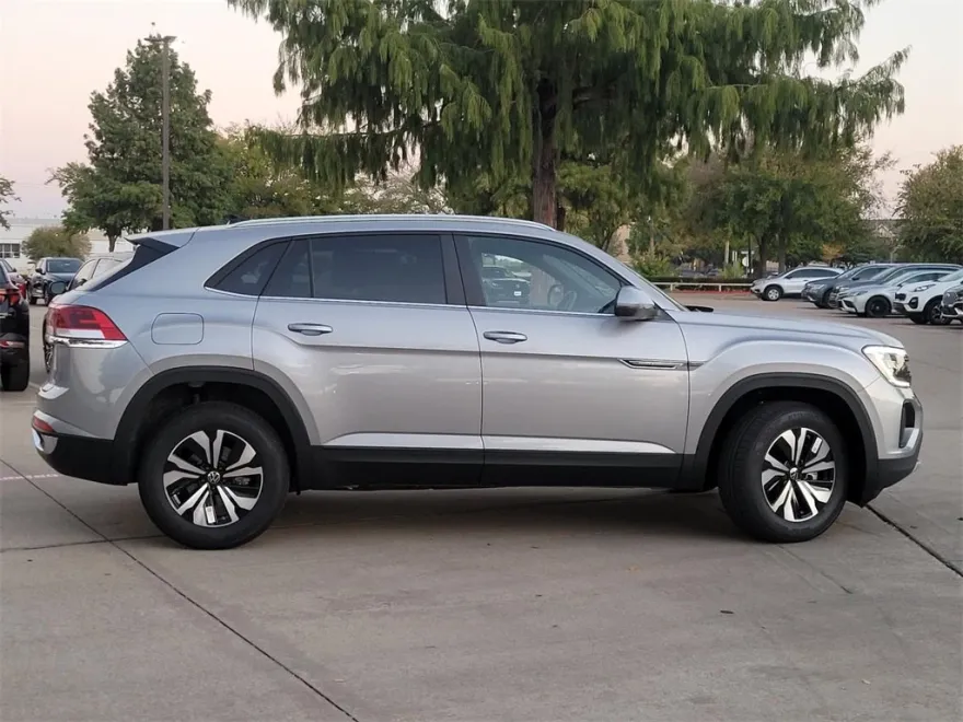 2026 Volkswagen Atlas Cross Sport SE photo 1