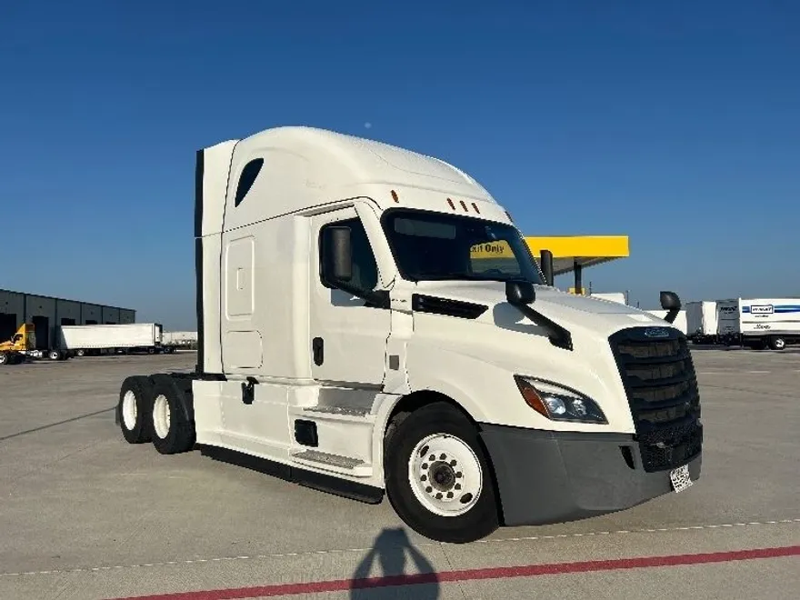 2022 Freightliner Cascadia 126" Sleeper Cab photo 1