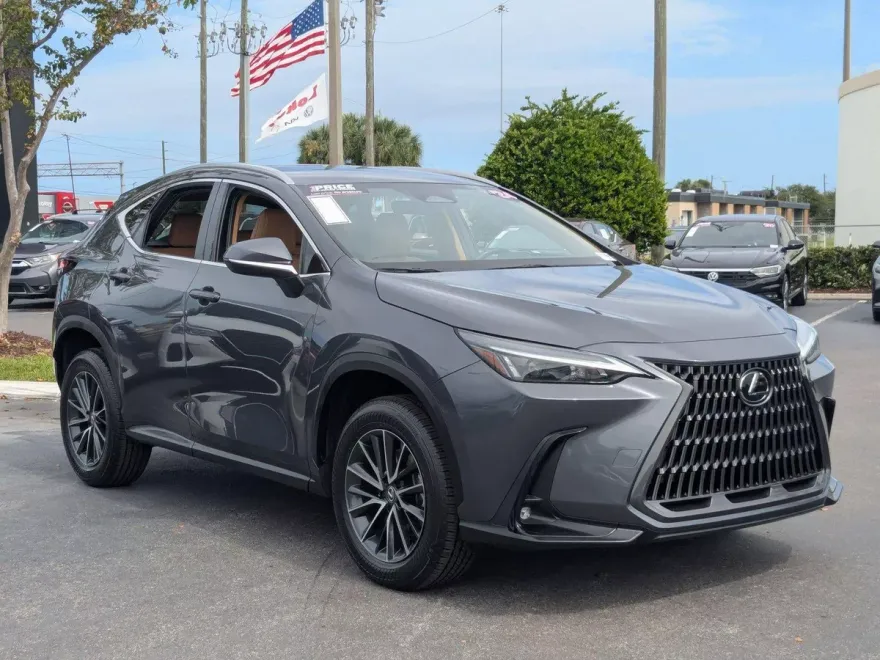 2024 Lexus NX 250 photo 1