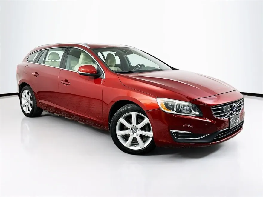 2017 Volvo V60 T5 Platinum photo 1