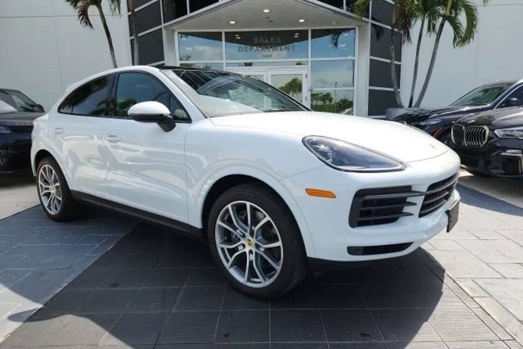 2023 Porsche Cayenne Platinum Edition photo 1