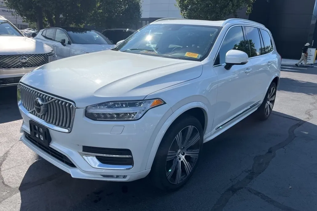 2022 Volvo XC90 T6 AWD Inscription photo 1
