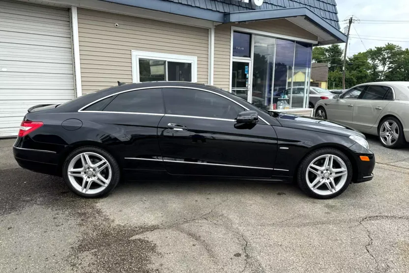 2012 Mercedes Benz E 350 Coupe photo 1