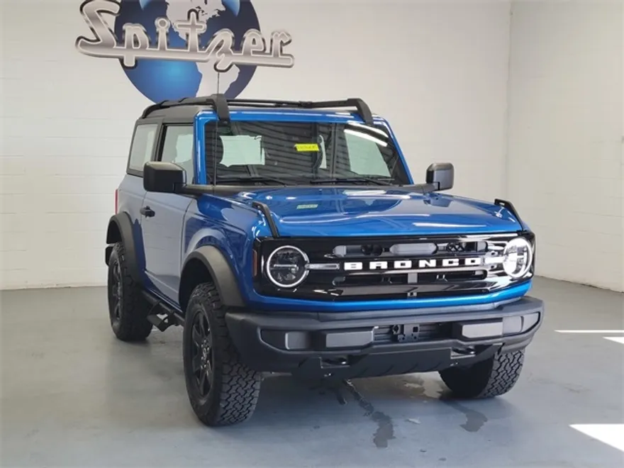 2022 Ford Bronco Base photo 1