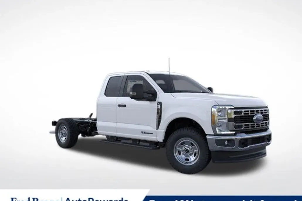 2025 Ford F-350 XL photo 1