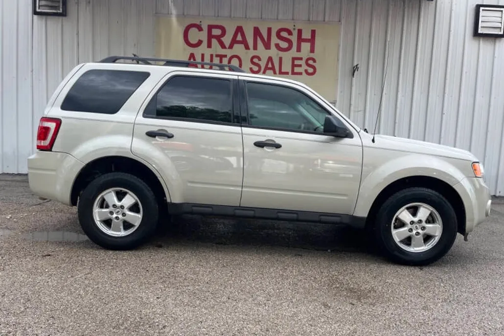 2009 Ford Escape XLT photo 1