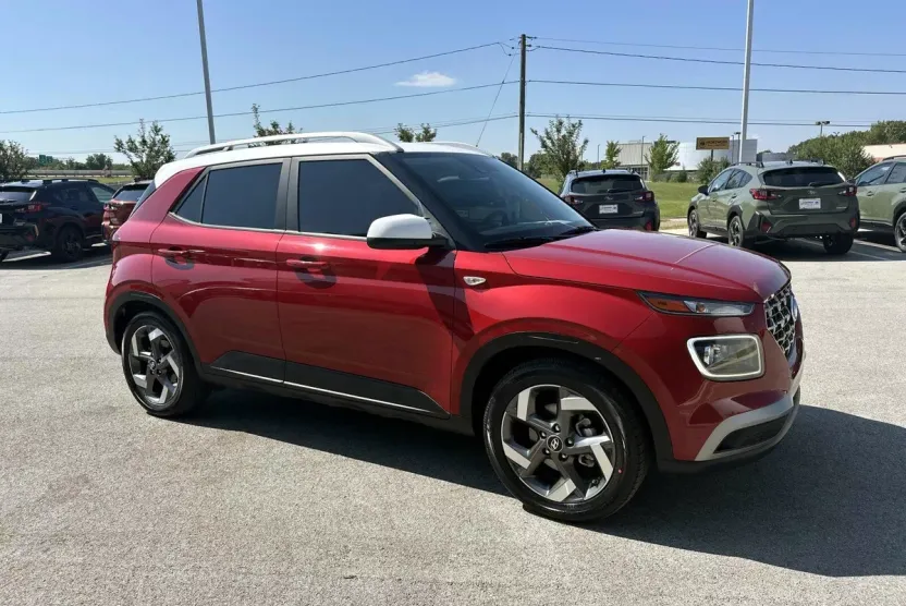2022 Hyundai Venue SEL Limited photo 1