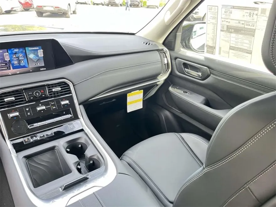2026 Nissan Armada SV photo 1