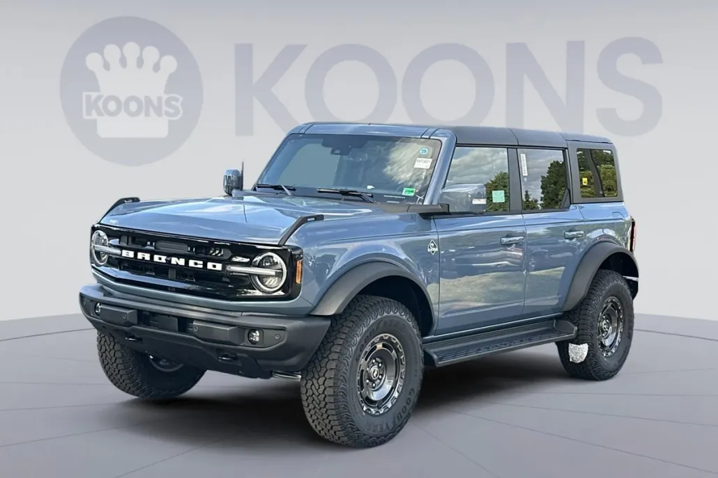 2025 Ford Bronco Outer Banks photo 1