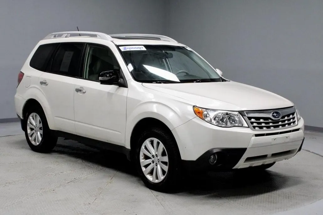 2013 Subaru Forester 2.5X Touring photo 1
