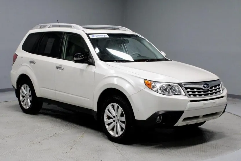 2013 Subaru Forester 2.5X Touring photo 1