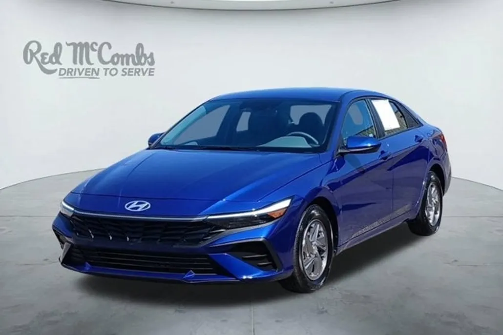 2025 Hyundai Elantra SE photo 1