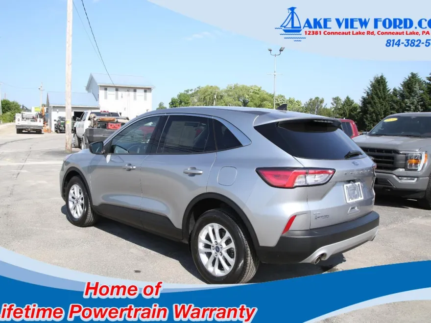 2022 Ford Escape SE photo 1