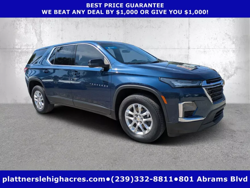 2023 Chevrolet Traverse LS photo 1