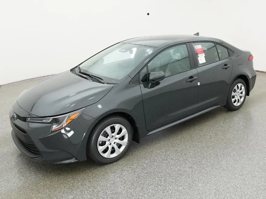 2025 Toyota Corolla LE photo 1