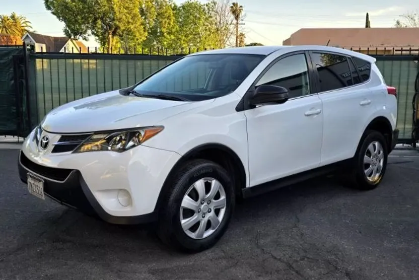 2015 Toyota RAV4 LE Sport photo 1