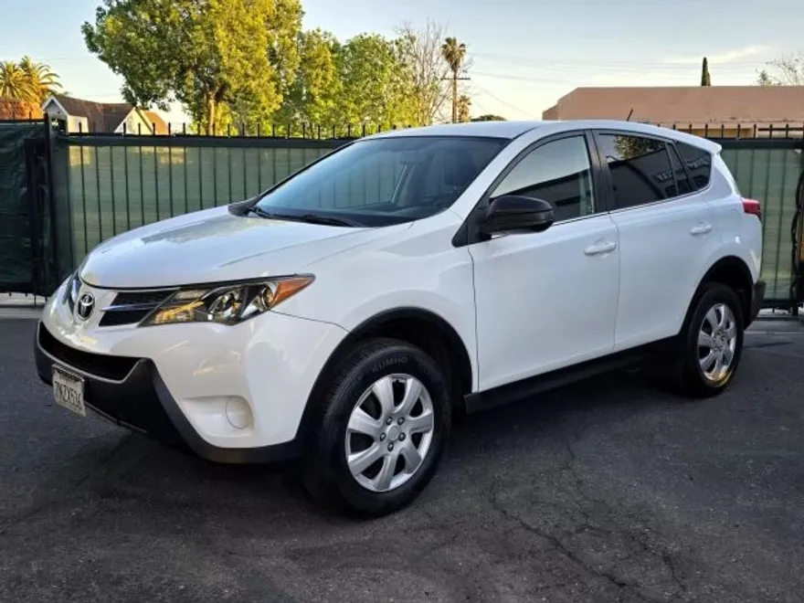 2015 Toyota RAV4 LE Sport photo 1