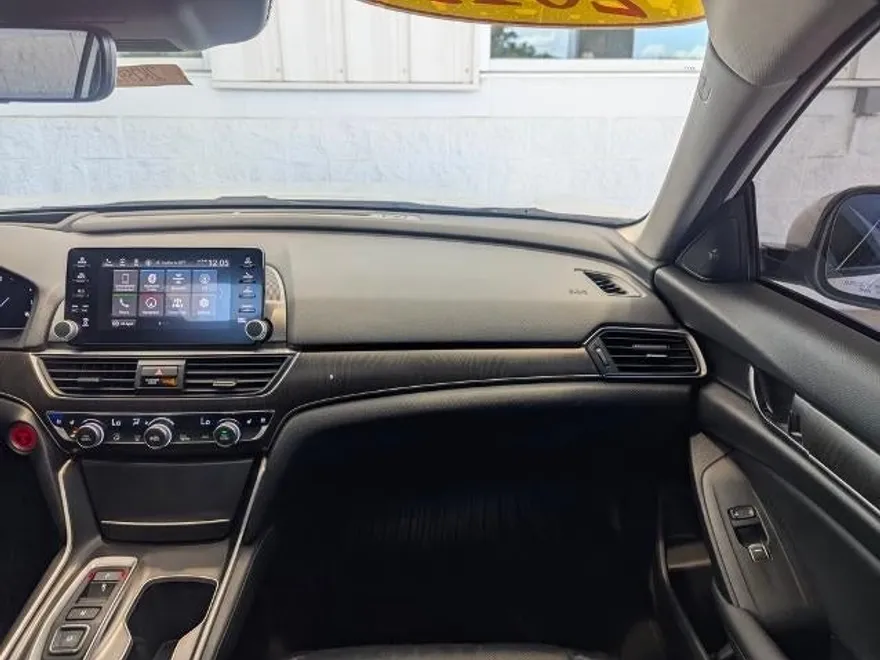 2019 Honda Accord Hybrid Touring photo 1