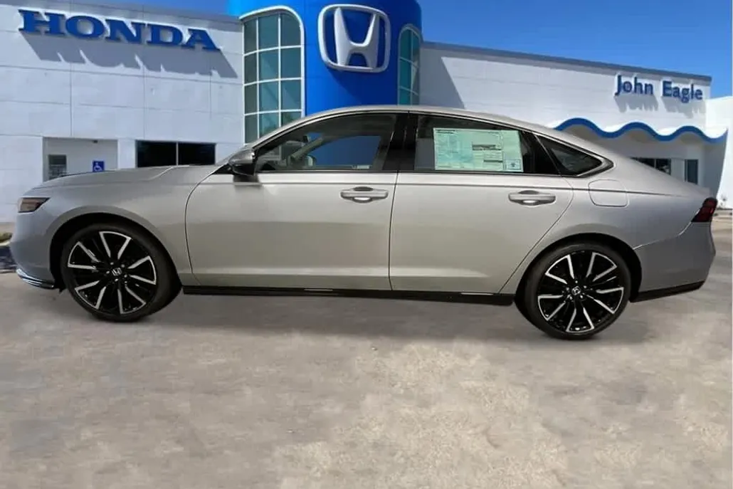 2025 Honda Accord Hybrid Touring photo 1
