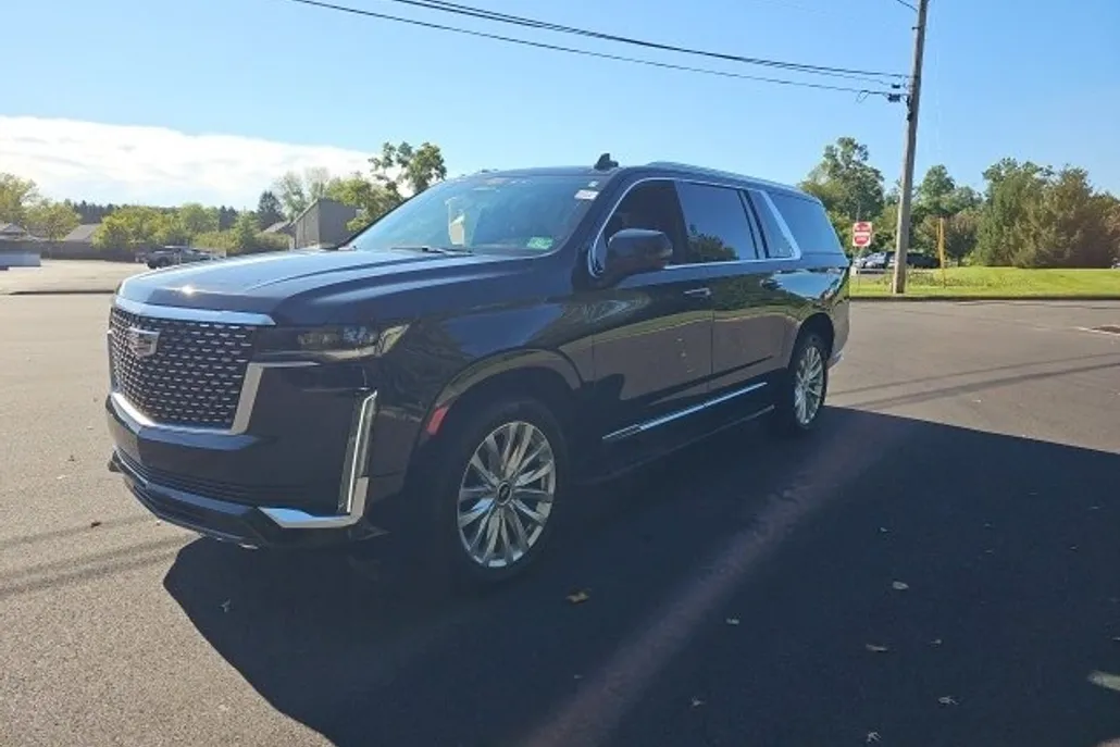 2024 Cadillac Escalade ESV Luxury photo 1