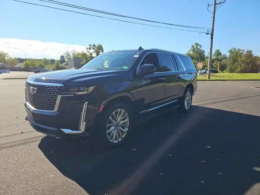 2024 Cadillac Escalade ESV Luxury photo 1