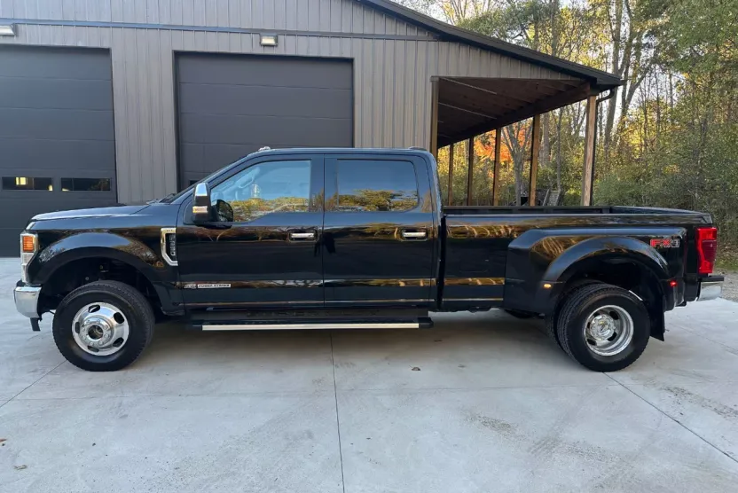 2022 Ford F-350 XLT photo 1