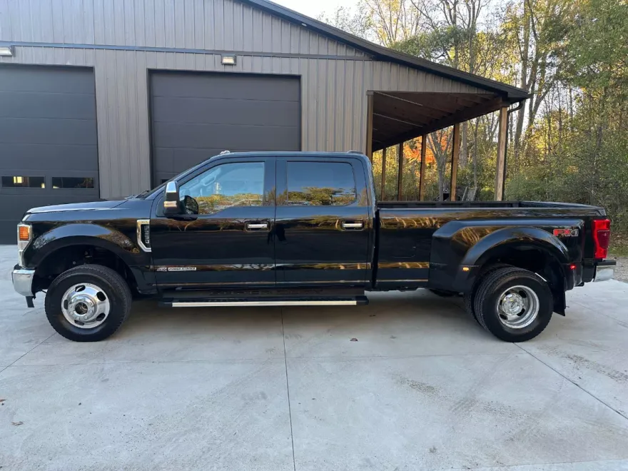 2022 Ford F-350 XLT photo 1