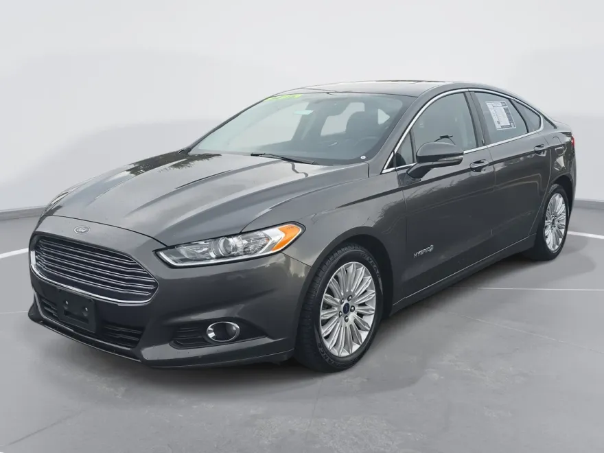 2016 Ford Fusion Hybrid SE photo 1