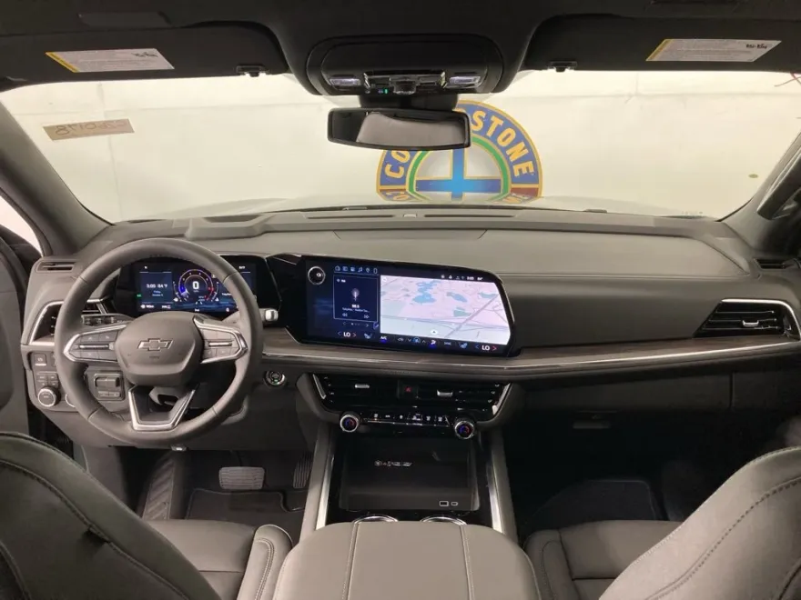 2026 Chevrolet Suburban Z71 photo 1