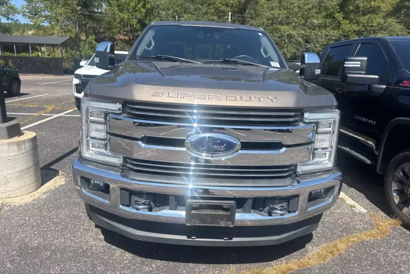 2019 Ford F-250 Lariat photo 1
