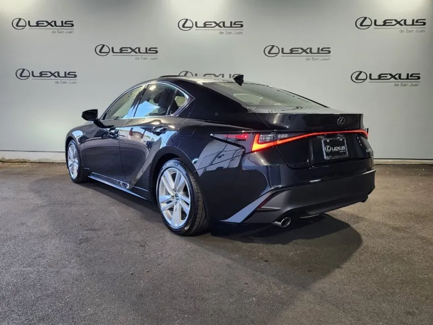 2025 Lexus IS 300 photo 7