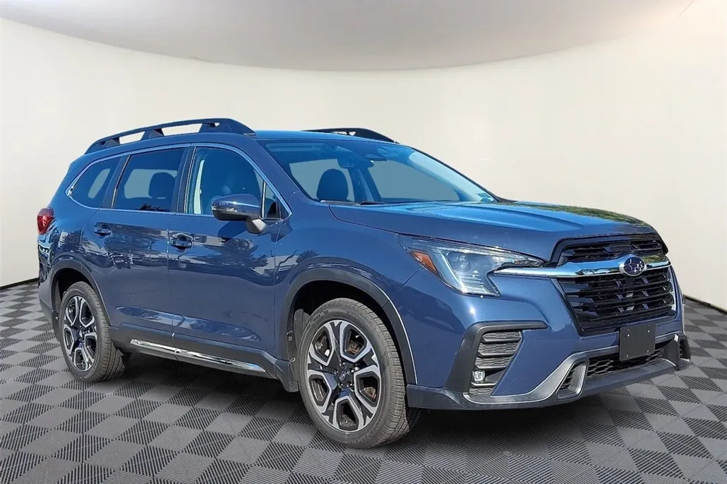 2023 Subaru Ascent Limited photo 1