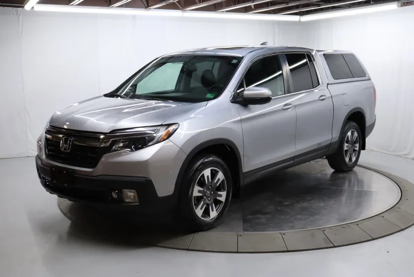 2019 Honda Ridgeline RTL-T photo 1