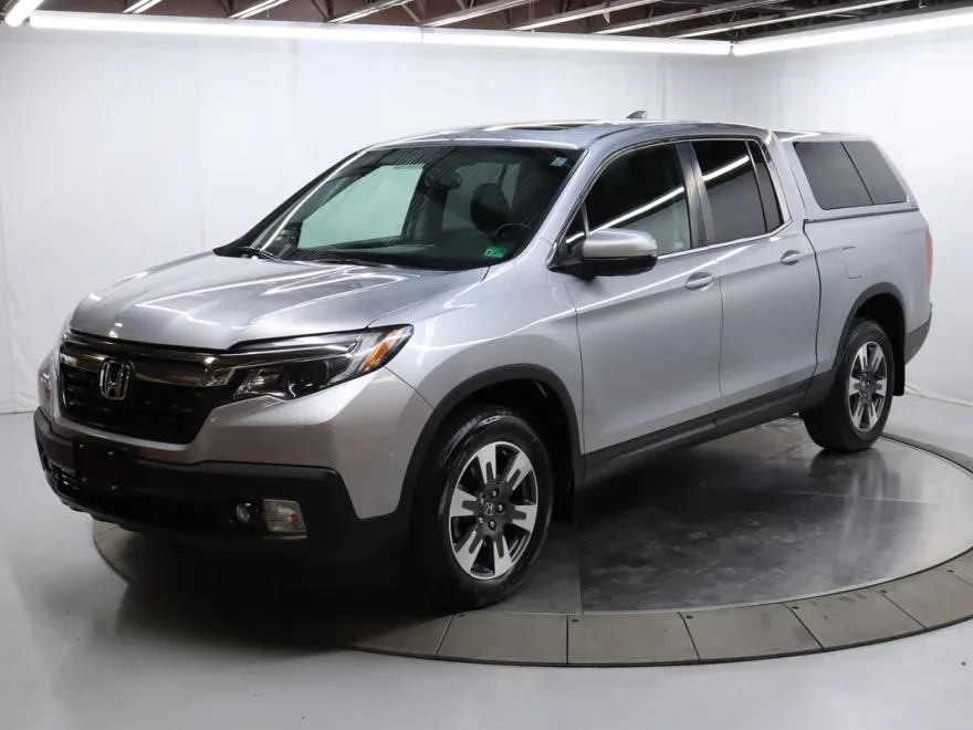 2019 Honda Ridgeline RTL-T photo 1