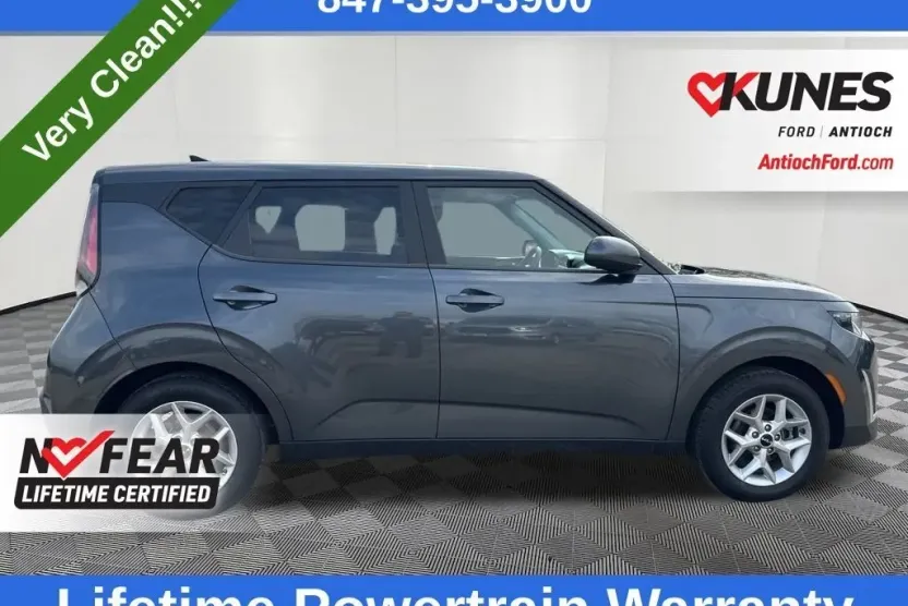 2023 Kia Soul LX photo 1
