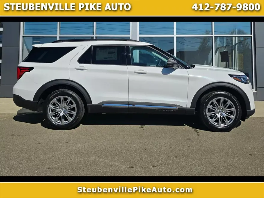 2025 Ford Explorer photo 1
