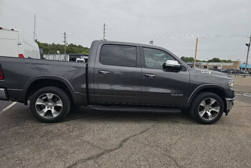 2019 Ram 1500 Laramie photo 1