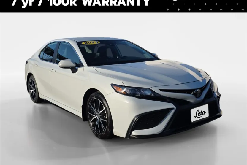2023 Toyota Camry SE photo 1