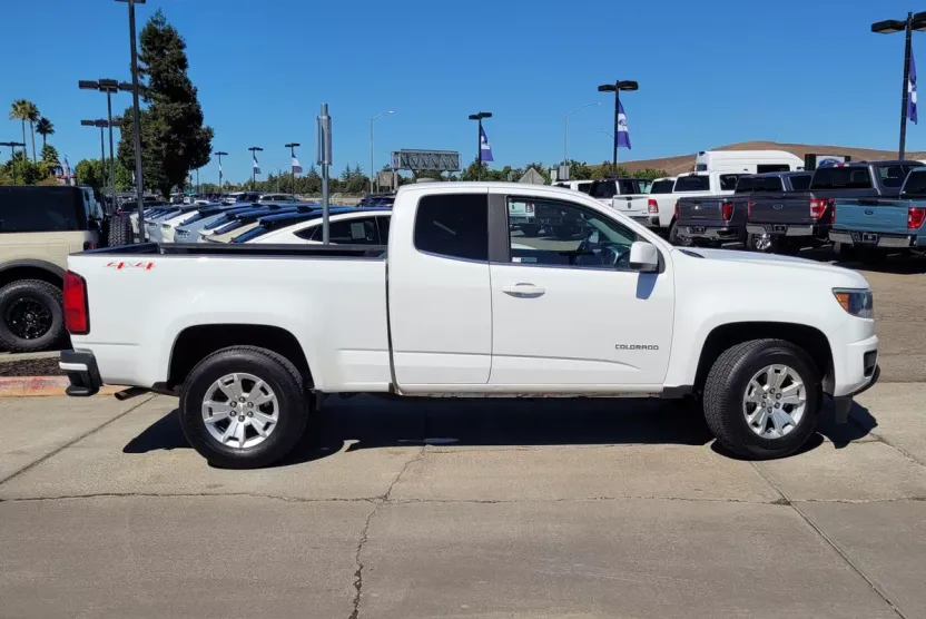2020 Chevrolet Colorado LT photo 1